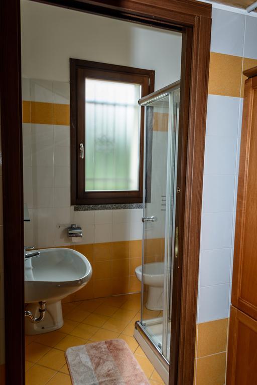 Bed And Breakfast Linate Peschiera Borromeo Phòng bức ảnh
