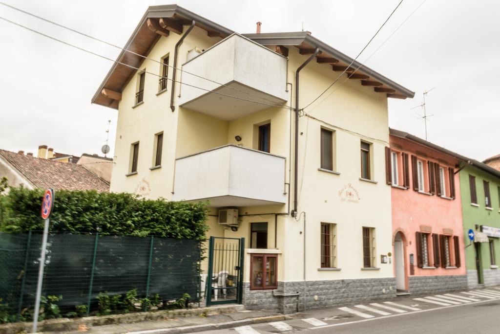 Bed And Breakfast Linate Peschiera Borromeo Ngoại thất bức ảnh